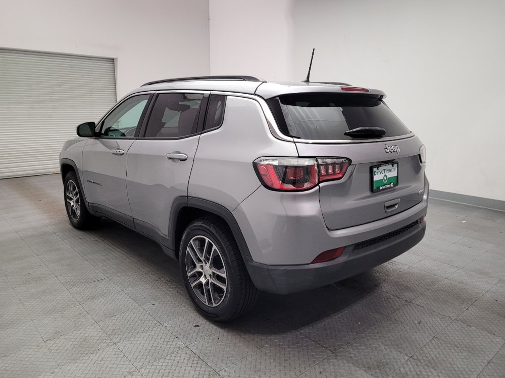 Used 2018 Jeep Compass Latitude FWD image 5