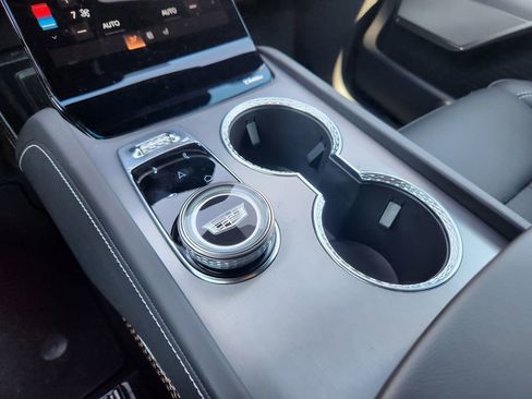 New 2026 Cadillac Vistiq Sport image 20