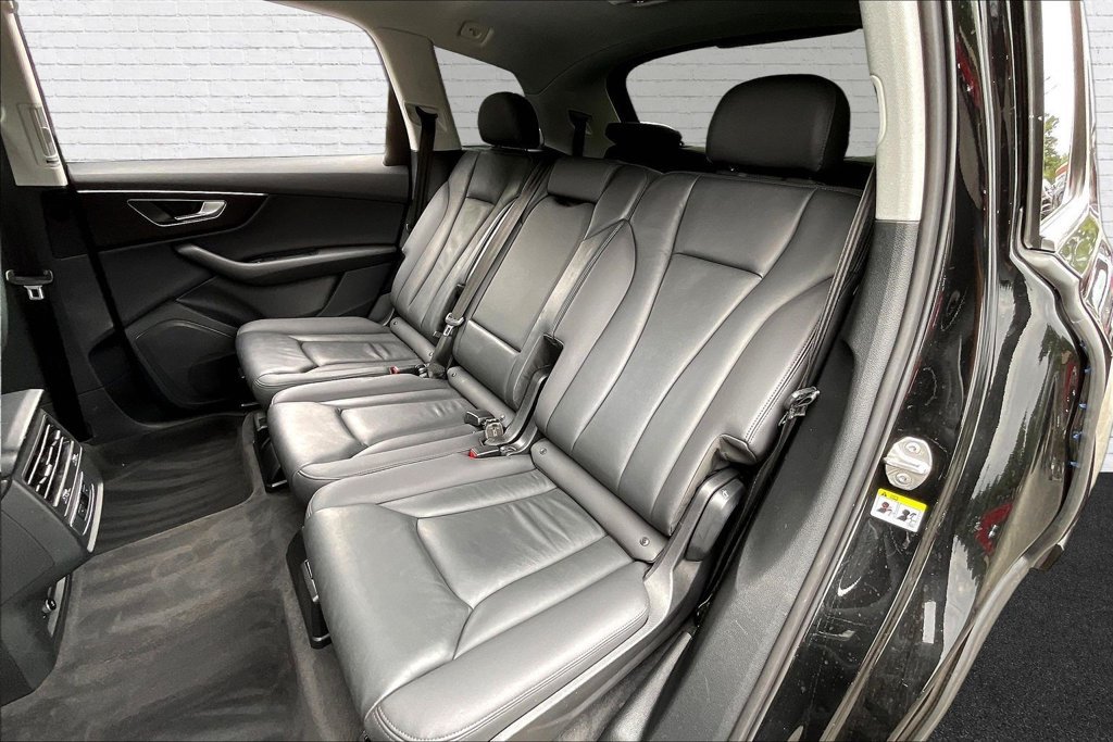 Used 2023 Audi Q7 3.0T Premium w/ Convenience Package AWD/4WD image 20