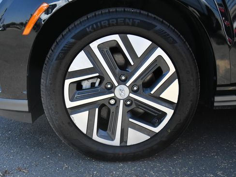 Used 2023 Hyundai Kona SE w/ Cargo Package FWD image 12