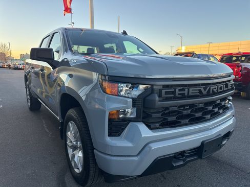 Used 2024 Chevrolet Silverado 1500 Custom image 4