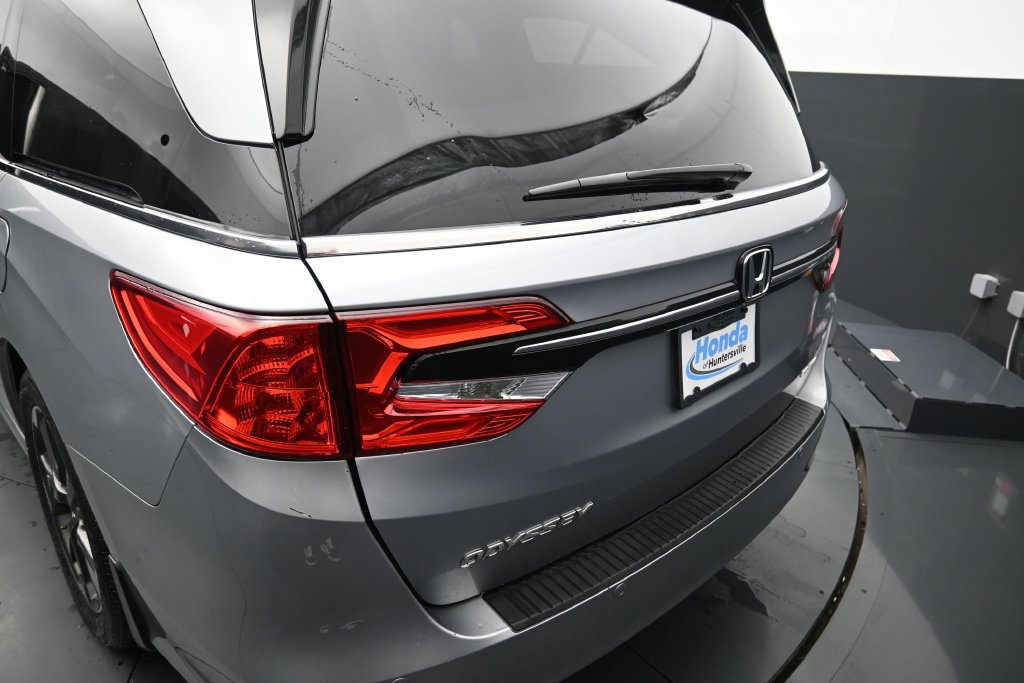 Used 2024 Honda Odyssey Elite image 16
