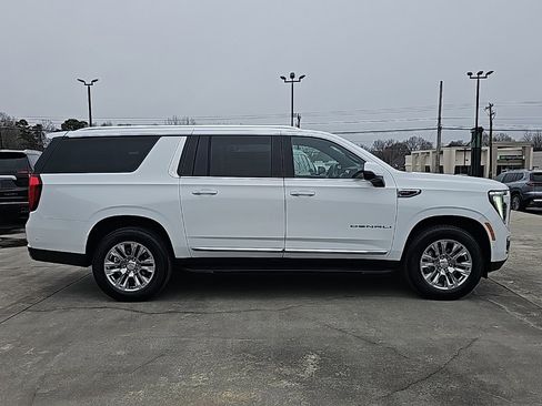 Used 2025 GMC Yukon XL Denali image 2