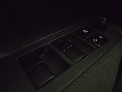 Used 2022 Toyota Corolla LE FWD image 27