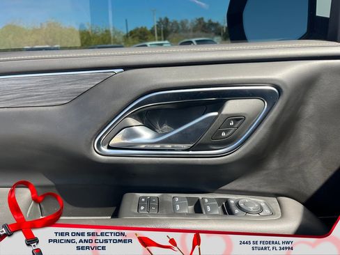 Certified 2024 GMC Yukon SLT w/ SLT Luxury Package image 23