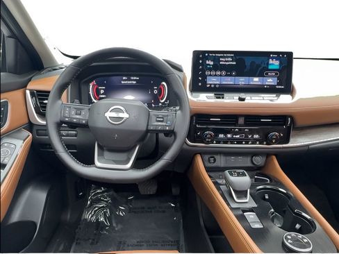 Used 2025 Nissan Rogue Platinum w/ Platinum Premium Package image 38