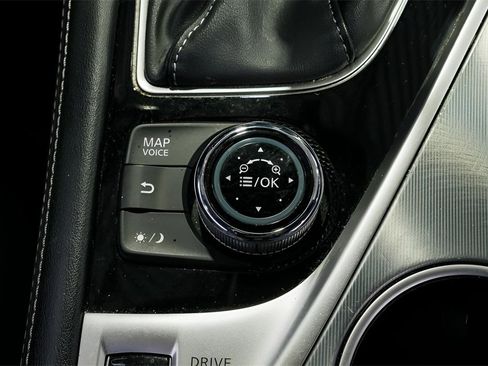 Used 2019 INFINITI Q60 3.0t Luxe w/ Essential Package image 39