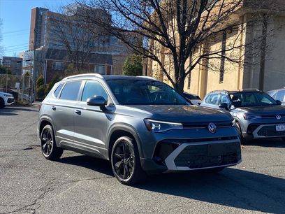 Used 2025 Volkswagen Taos SE