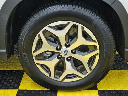 Used 2021 Subaru Forester Premium image 9