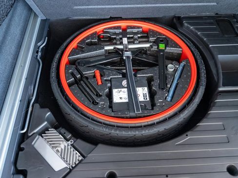 Used 2024 Porsche Cayenne Turbo GT image 19