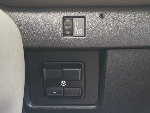 Used 2024 Chevrolet Colorado ZR2 w/ Technology Package AWD/4WD image 17