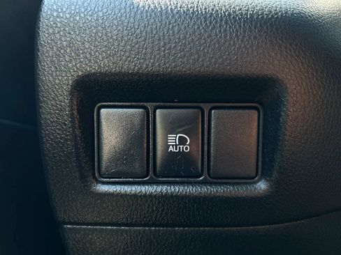 Used 2018 Toyota C-HR XLE FWD image 25