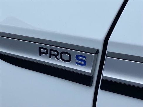 Used 2022 Volkswagen ID.4 Pro S image 4