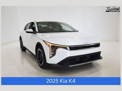 New 2025 Kia K4 EX