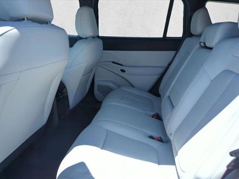 New 2026 Jeep Cherokee Limited AWD/4WD image 13