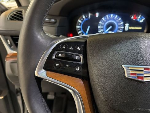 Used 2017 Cadillac Escalade ESV Luxury image 13