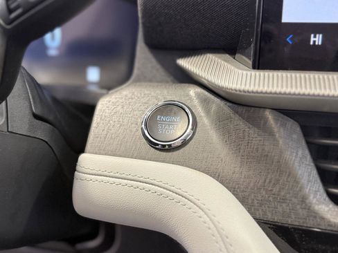 Certified 2025 Ford Explorer Platinum w/ Ultimate Package image 22