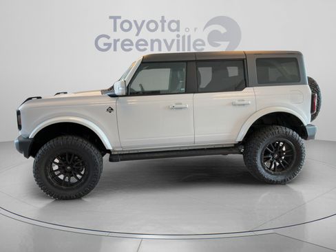 Used 2024 Ford Bronco Outer Banks AWD/4WD image 2