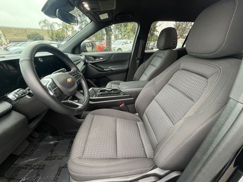 Used 2025 Chevrolet Equinox LT image 24