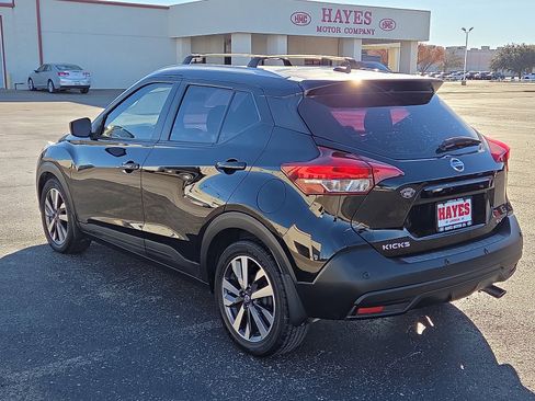 Used 2020 Nissan Kicks SV w/ Exterior Package image 3