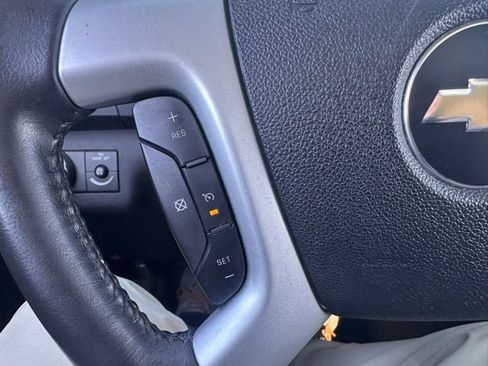 Used 2009 Chevrolet Traverse LT image 15