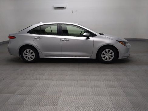 Used 2020 Toyota Corolla L FWD image 11