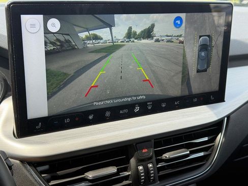 Used 2023 Ford Escape Platinum w/ Premium Technology Package image 16