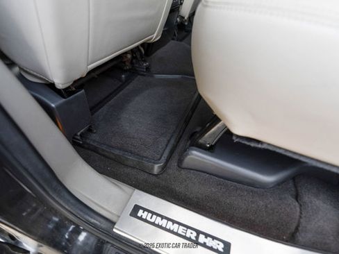 Used 2004 HUMMER H2 w/ Preferred Equipment Group image 52