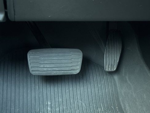 Used 2023 Cadillac Escalade ESV Sport w/ LPO, ONYX Package image 45