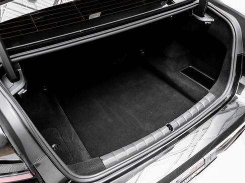 Used 2025 BMW 760i xDrive image 43