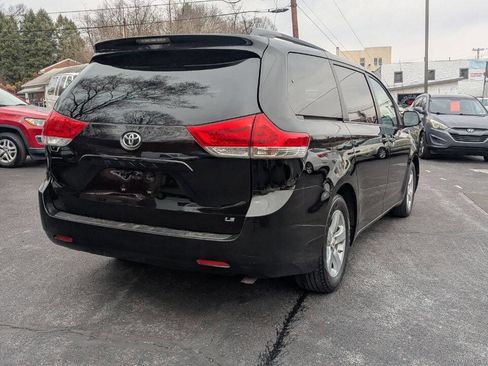 Used 2012 Toyota Sienna LE w/ Towing Pkg image 9