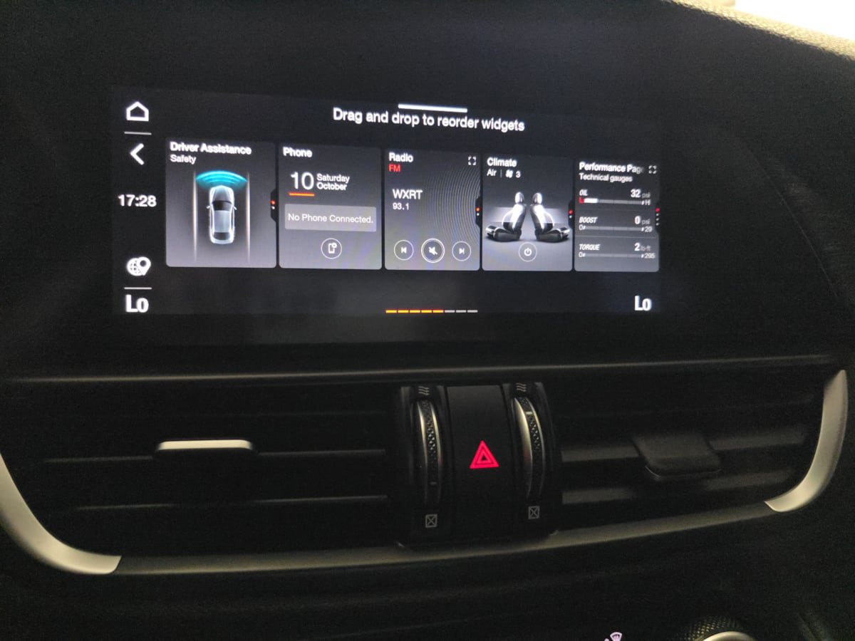 Used 2020 Alfa Romeo Giulia AWD w/ Cold Weather Package image 27