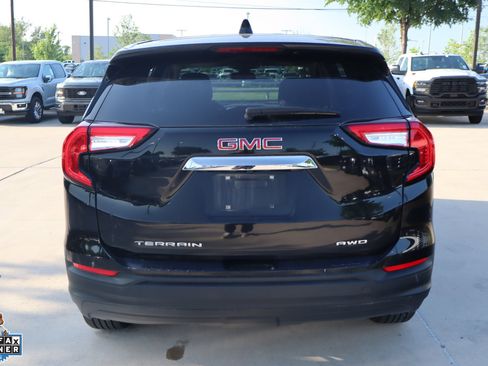 Used 2024 GMC Terrain SLE AWD/4WD image 4
