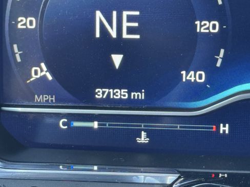 Used 2024 Chevrolet Silverado 2500 LT image 32