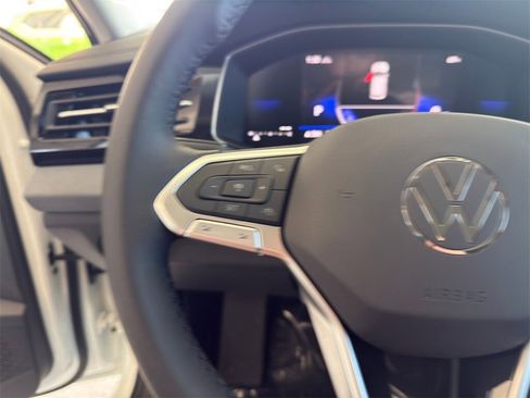 New 2026 Volkswagen Jetta SE image 18