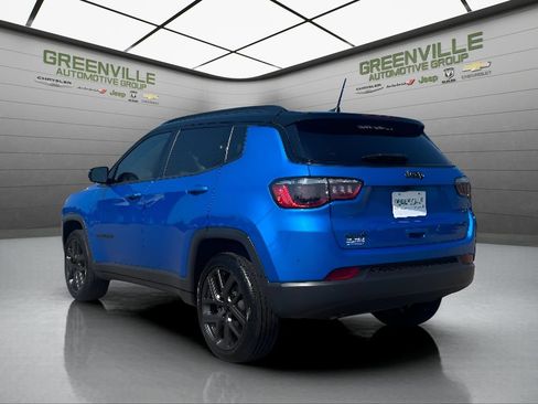 Used 2026 Jeep Compass Limited AWD/4WD image 3