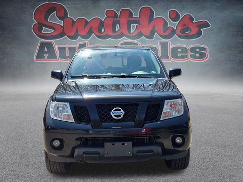 Used 2018 Nissan Frontier SV w/ Value Truck Package AWD/4WD image 2