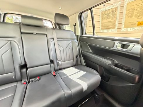 Used 2025 Hyundai Santa Fe SEL AWD/4WD image 37
