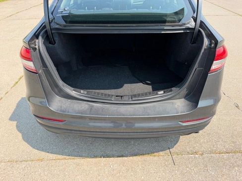Used 2020 Ford Fusion SE FWD image 5