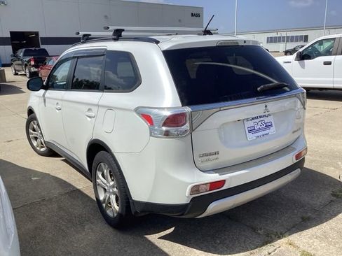 Used 2015 Mitsubishi Outlander SE AWD/4WD image 12