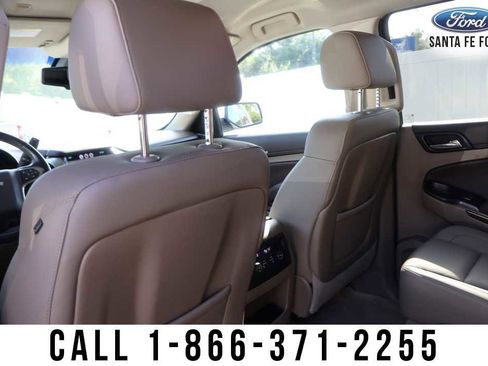 Used 2015 Chevrolet Suburban LT w/ Luxury Package RWD image 22