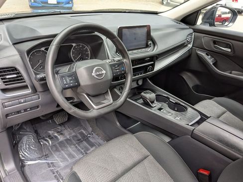 Certified 2025 Nissan Rogue SV FWD image 14