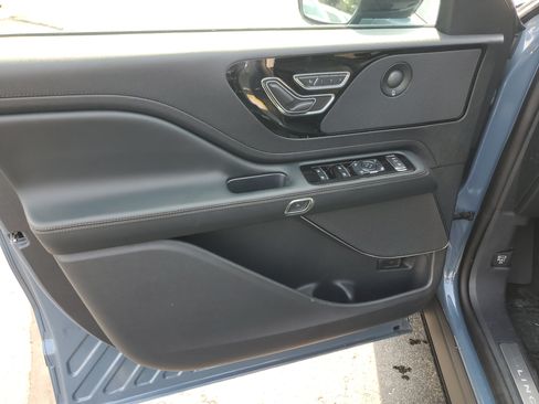 New 2026 Lincoln Aviator Reserve w/ Jet Appearance Package AWD/4WD image 8
