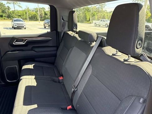 Used 2024 Chevrolet Silverado 1500 LT w/ Z71 Off-Road Package AWD/4WD image 11