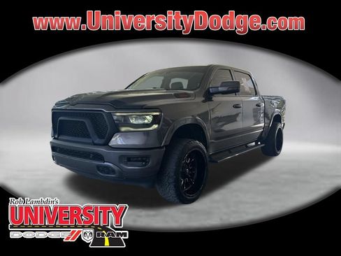 Used 2022 RAM 1500 Laramie AWD/4WD image 1