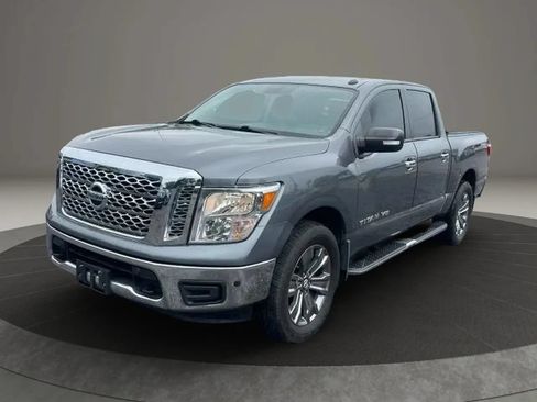 Used 2019 Nissan Titan SV w/ SV Convenience Package AWD/4WD image 1