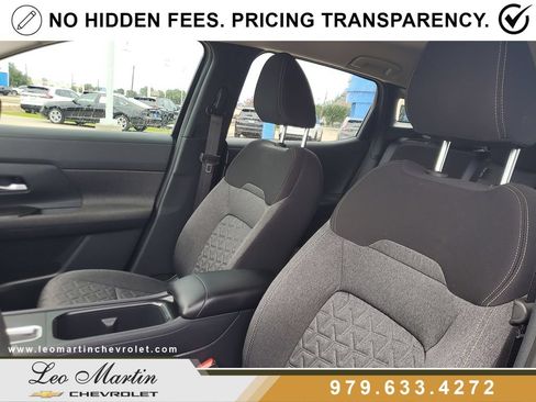 Used 2025 Nissan Kicks SV FWD image 12
