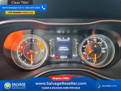 Used 2019 Jeep Cherokee Latitude Plus w/ Comfort/Convenience Group FWD image 12