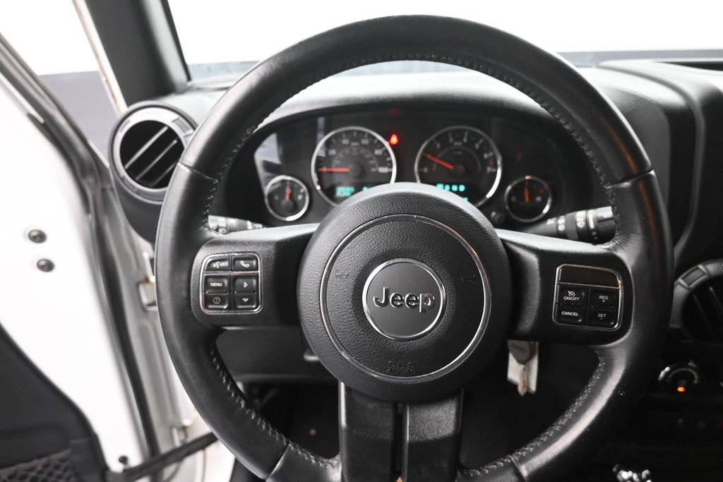 Used 2017 Jeep Wrangler Sport w/ Connectivity Group AWD/4WD image 6