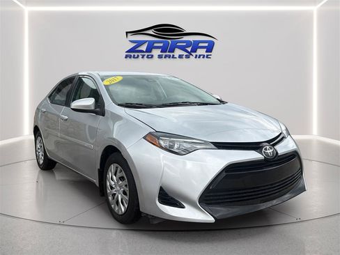 Used 2017 Toyota Corolla LE w/ Carpet Mat Package (TMS) FWD image 9